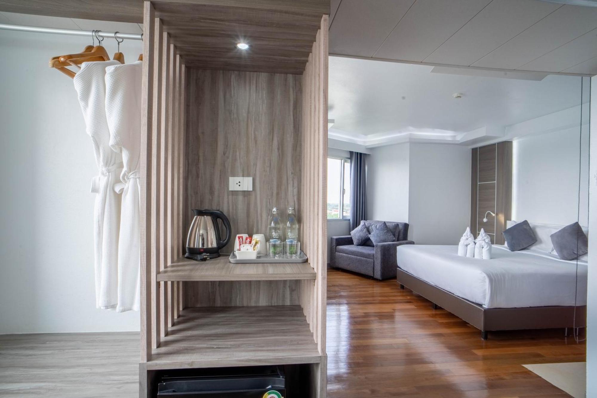 סורין Thong Tarin Hotel מראה חיצוני תמונה